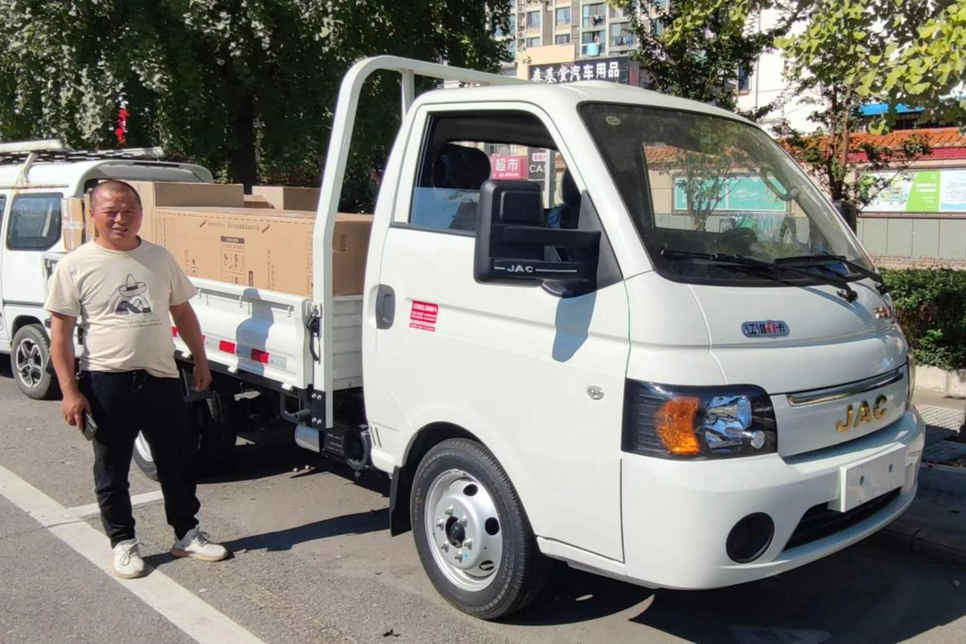 同城商贸配送 他为什么说用江淮1卡恺达能舒舒服服赚大钱?