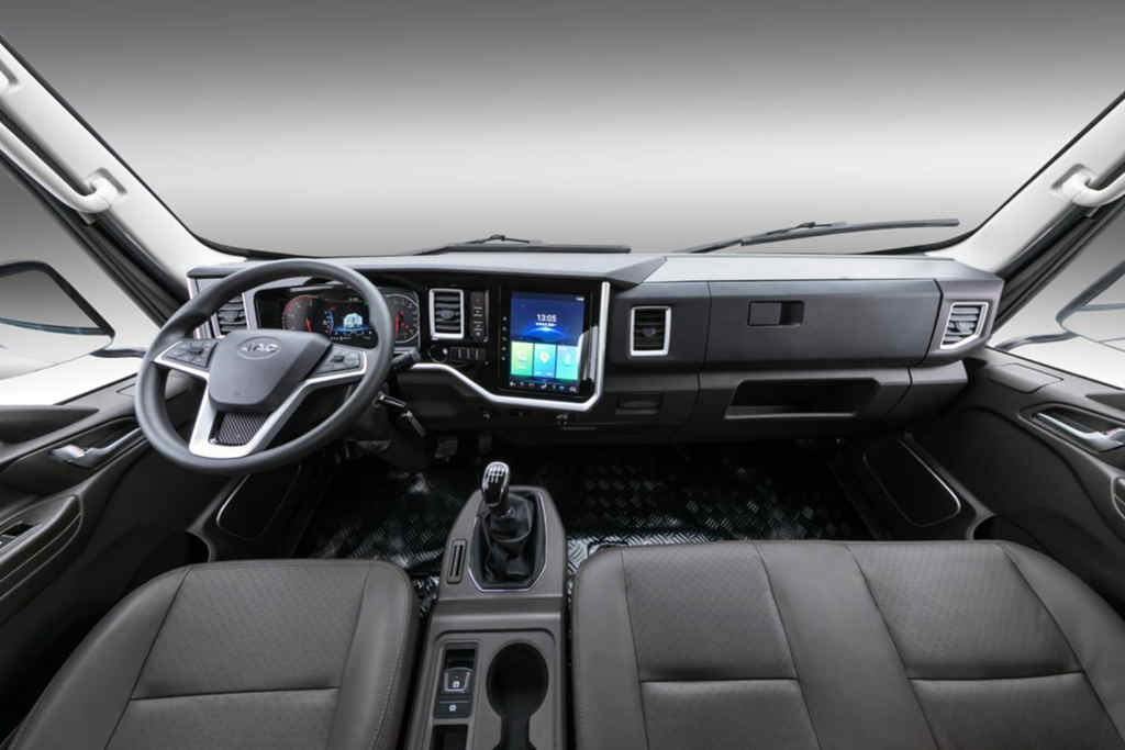 搭载2090mm合规最宽驾驶室,骏铃S9超宽体赋能高效重载运输 - 第2张 - 提加商用车网 搭载2090mm合规最宽驾驶室,骏铃S9超宽体赋能高效重载运输 - 第2张