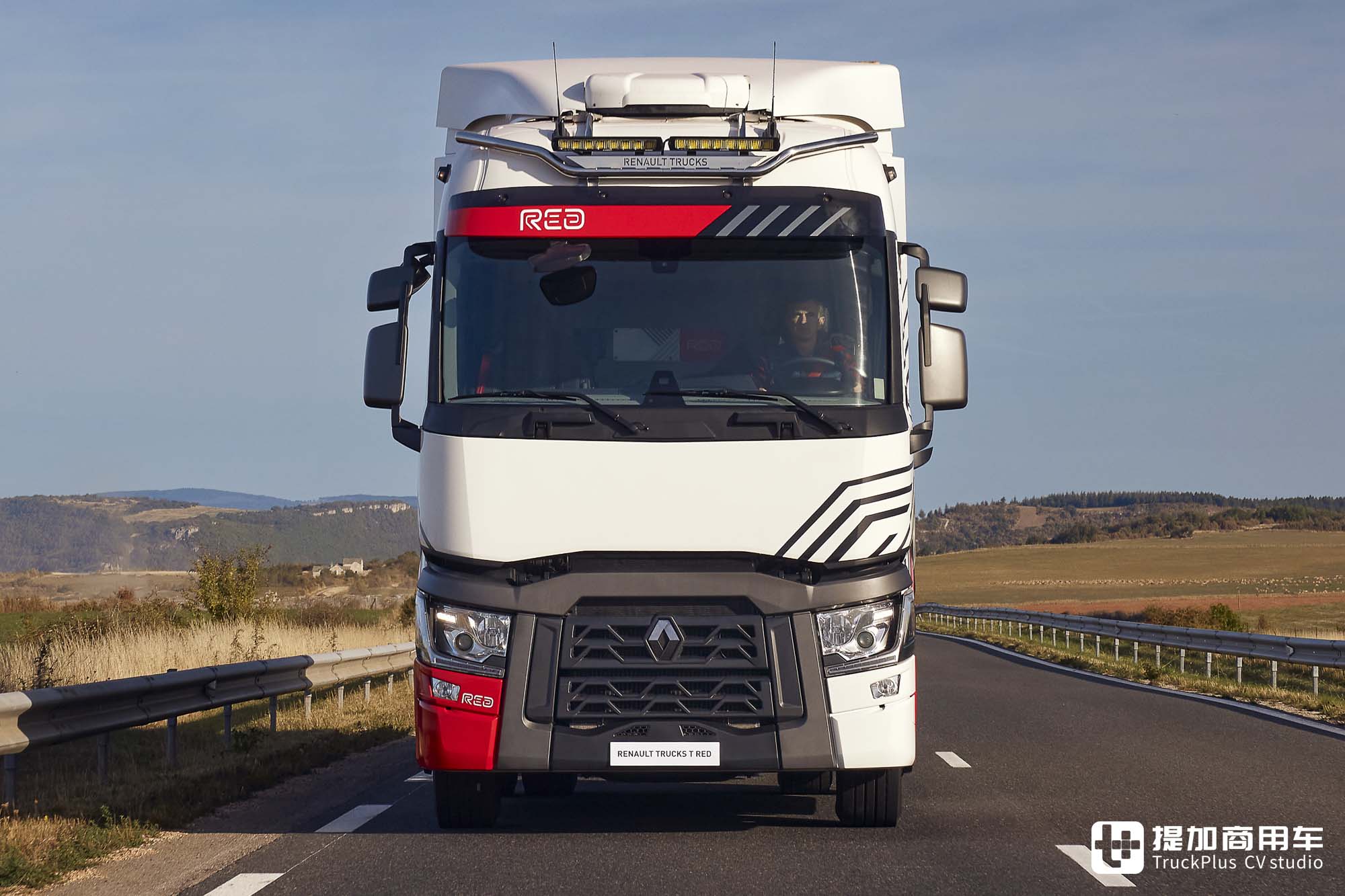 官方翻新二手车,还推出了限定版?雷诺T Red牵引车了解一下 - 第17张 - 提加商用车网 官方翻新二手车,还推出了限定版?雷诺T Red牵引车了解一下 - 第17张
