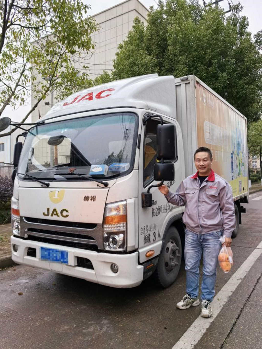 挂面运输要求高 他却对江淮1卡帅铃情有独钟 - 第1张 - 提加商用车网 挂面运输要求高 他却对江淮1卡帅铃情有独钟 - 第1张