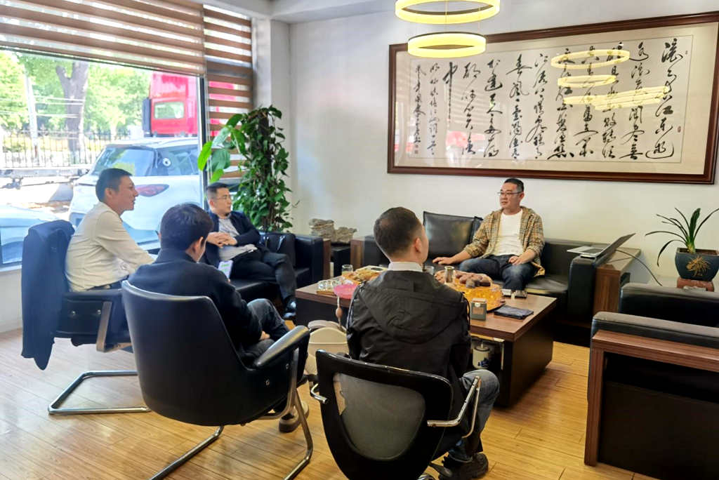 以可靠筑新程,东风商用车携燃气车贺苏州信泰中运物流八载辉煌 - 第2张 - 提加商用车网 以可靠筑新程,东风商用车携燃气车贺苏州信泰中运物流八载辉煌 - 第2张