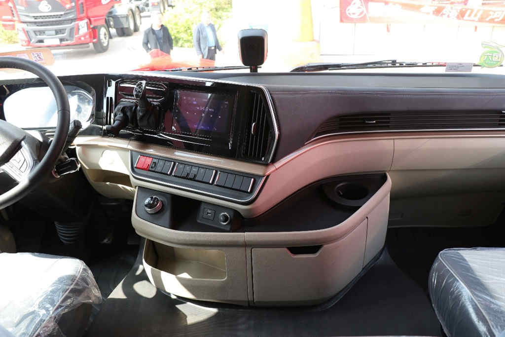 持续热销,乘龙H5V LNG山东上市爆单276台 - 第5张 - 提加商用车网 持续热销,乘龙H5V LNG山东上市爆单276台 - 第5张