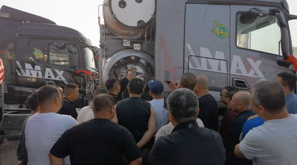 豪沃配潍柴，财源滚滚来，3000L大容量MAX“节气王”助力快递三方客户开启创富新征程 - 第3张