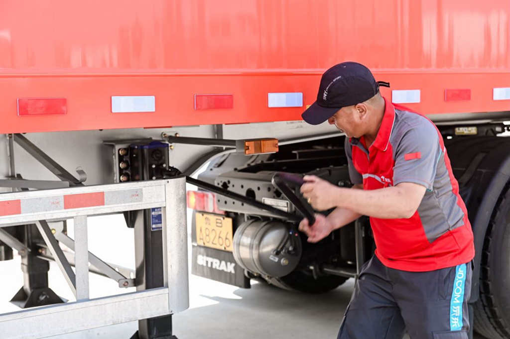 京东2024春季驾驶员技能大赛圆满落幕,中国重汽彰显卓越组织力与科技实力 - 第4张 - 提加商用车网 京东2024春季驾驶员技能大赛圆满落幕,中国重汽彰显卓越组织力与科技实力 - 第4张