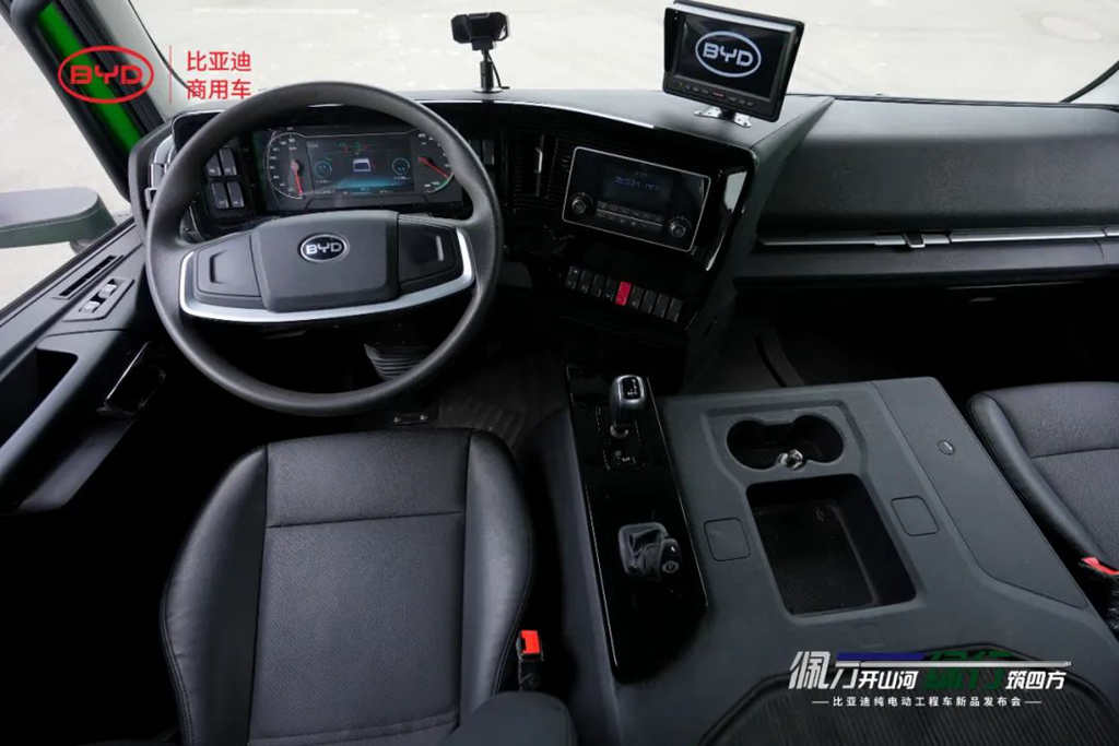 更灵活更高效!比亚迪纯电动三轴工程车首次亮相 - 第4张 - 提加商用车网 更灵活更高效!比亚迪纯电动三轴工程车首次亮相 - 第4张