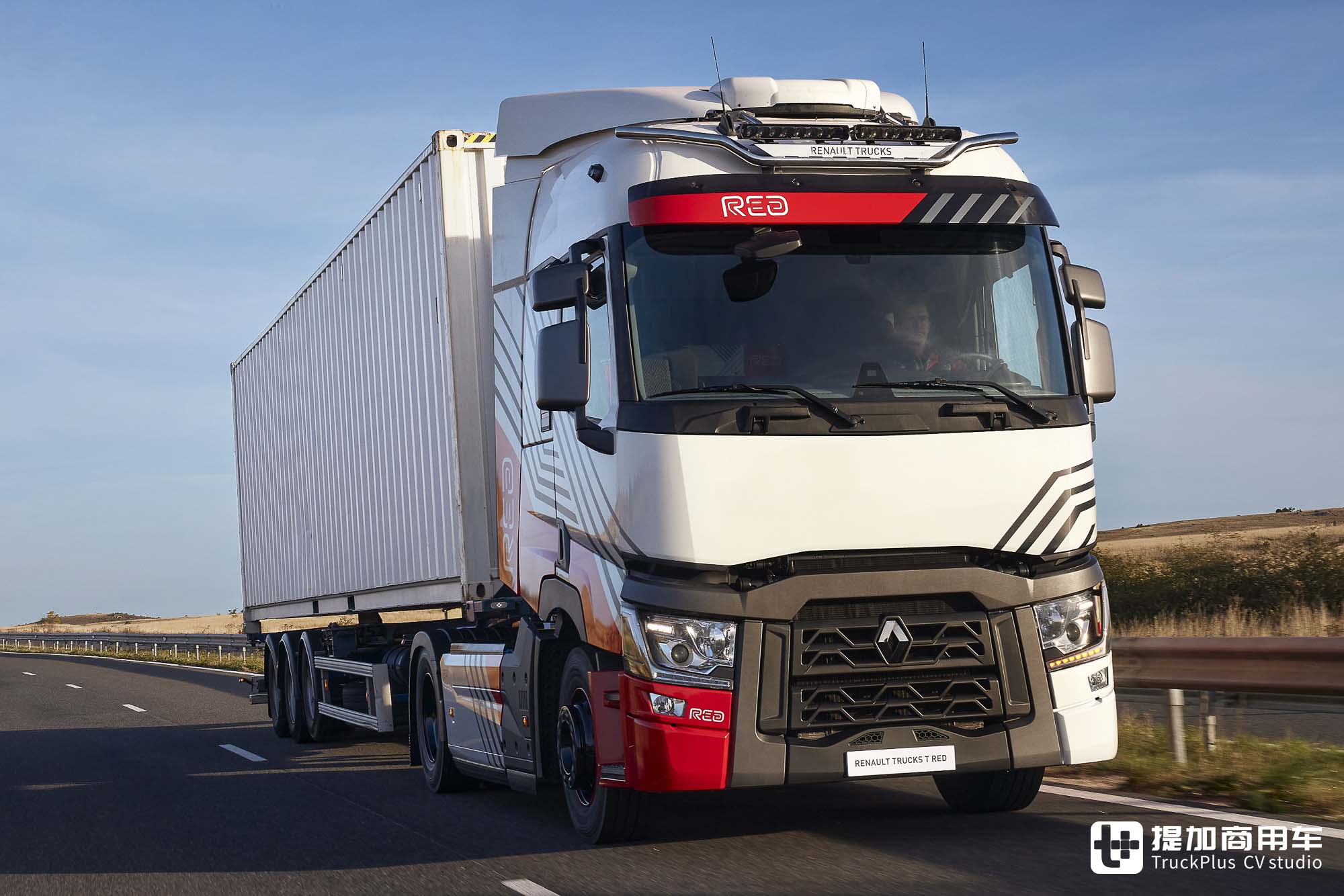 官方翻新二手车,还推出了限定版?雷诺T Red牵引车了解一下 - 第3张 - 提加商用车网 官方翻新二手车,还推出了限定版?雷诺T Red牵引车了解一下 - 第3张