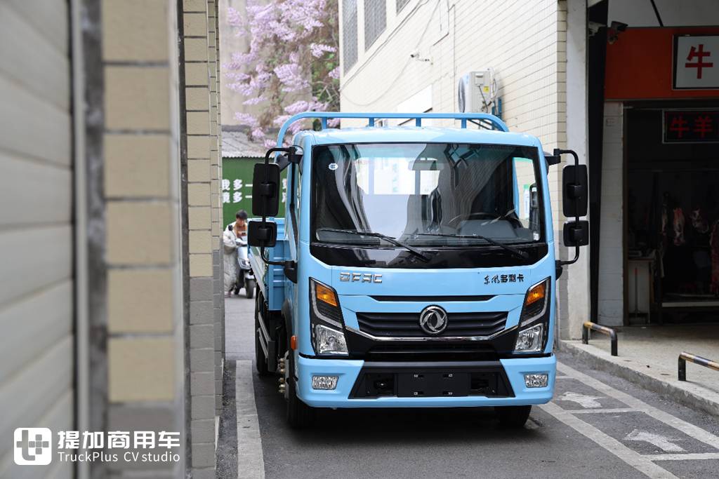 东风轻型车推出全新5m轻卡任吾行,超高配置越级体验,每公里成本还不到5毛钱? - 第3张 - 提加商用车网 东风轻型车推出全新5m轻卡任吾行,超高配置越级体验,每公里成本还不到5毛钱? - 第3张