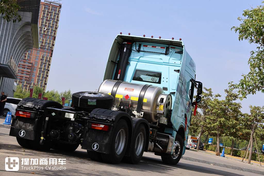 引领新风向标，陕汽X6000 17NG 700马力燃气车交付河南客户 - 第7张