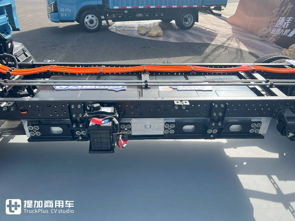 成为快递标配、搬家首选,宇通T2小轻卡实拍评测 - 第11张 - 提加商用车网 成为快递标配、搬家首选,宇通T2小轻卡实拍评测 - 第11张