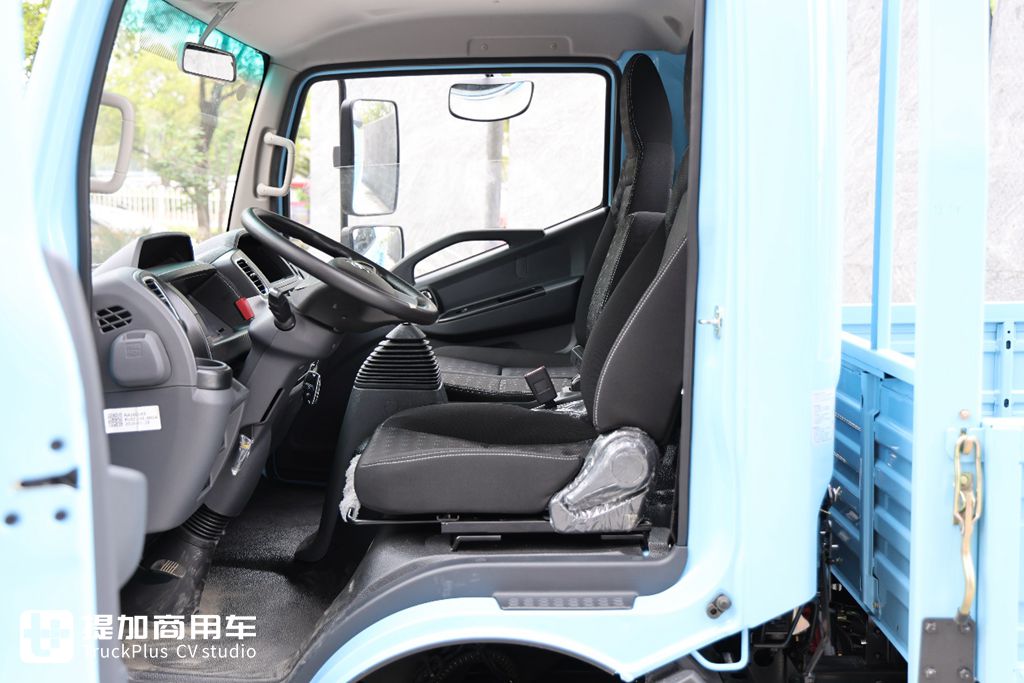 东风轻型车推出全新5m轻卡任吾行,超高配置越级体验,每公里成本还不到5毛钱? - 第12张 - 提加商用车网 东风轻型车推出全新5m轻卡任吾行,超高配置越级体验,每公里成本还不到5毛钱? - 第12张