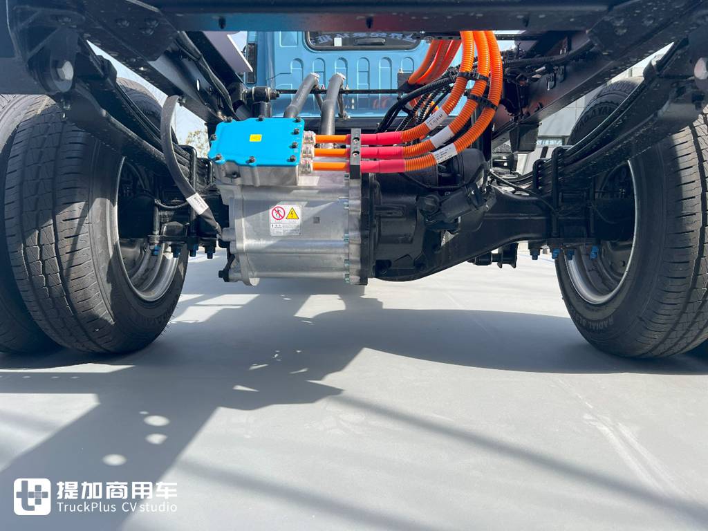 成为快递标配、搬家首选,宇通T2小轻卡实拍评测 - 第12张 - 提加商用车网 成为快递标配、搬家首选,宇通T2小轻卡实拍评测 - 第12张