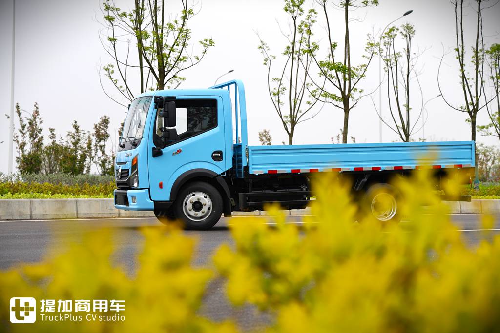 东风轻型车推出全新5m轻卡任吾行,超高配置越级体验,每公里成本还不到5毛钱? - 第14张 - 提加商用车网 东风轻型车推出全新5m轻卡任吾行,超高配置越级体验,每公里成本还不到5毛钱? - 第14张