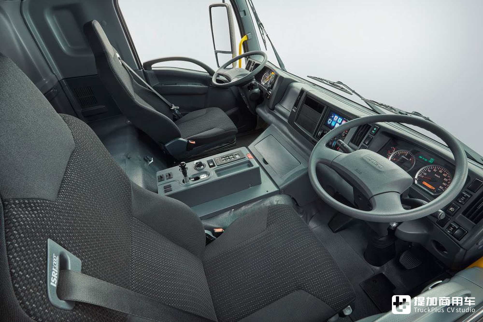 配备两套方向盘,主驾副驾都能开?带您看那些特殊的双方向盘卡车 - 第1张 - 提加商用车网 配备两套方向盘,主驾副驾都能开?带您看那些特殊的双方向盘卡车 - 第1张