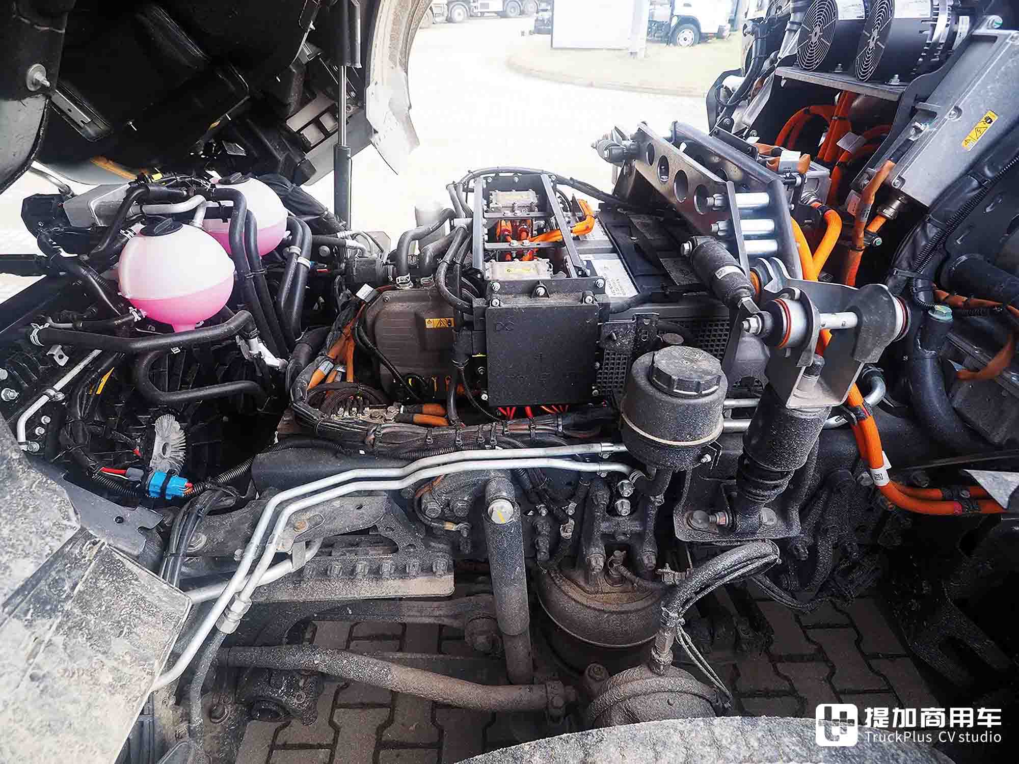 电动卡车拉中置轴,运量堪比两台9米6?实拍奔驰eActros 300中置轴列车 - 第11张 - 提加商用车网 电动卡车拉中置轴,运量堪比两台9米6?实拍奔驰eActros 300中置轴列车 - 第11张