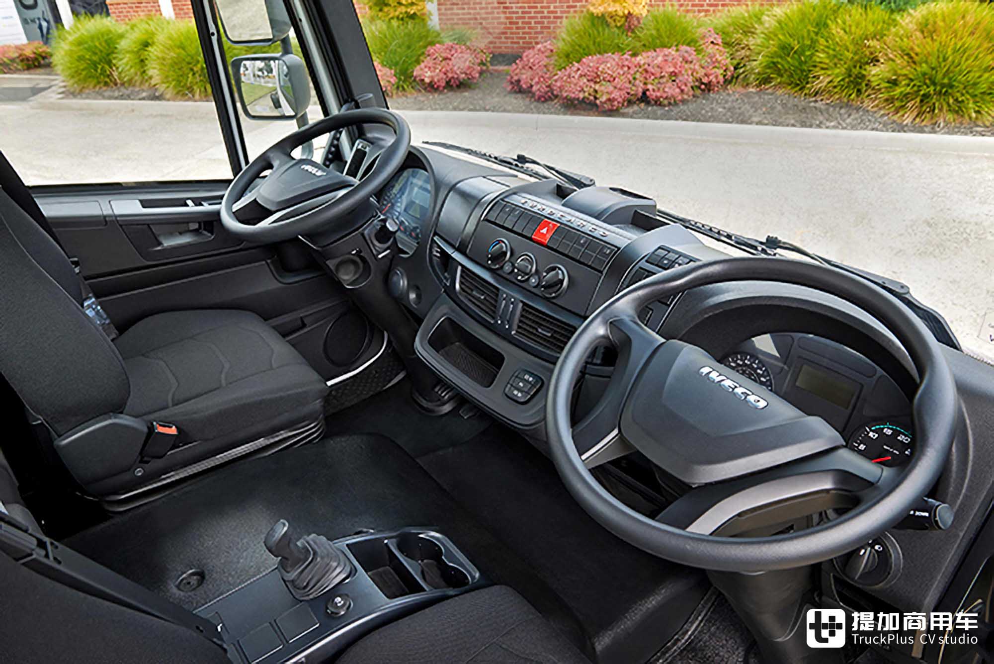 配备两套方向盘,主驾副驾都能开?带您看那些特殊的双方向盘卡车 - 第12张 - 提加商用车网 配备两套方向盘,主驾副驾都能开?带您看那些特殊的双方向盘卡车 - 第12张