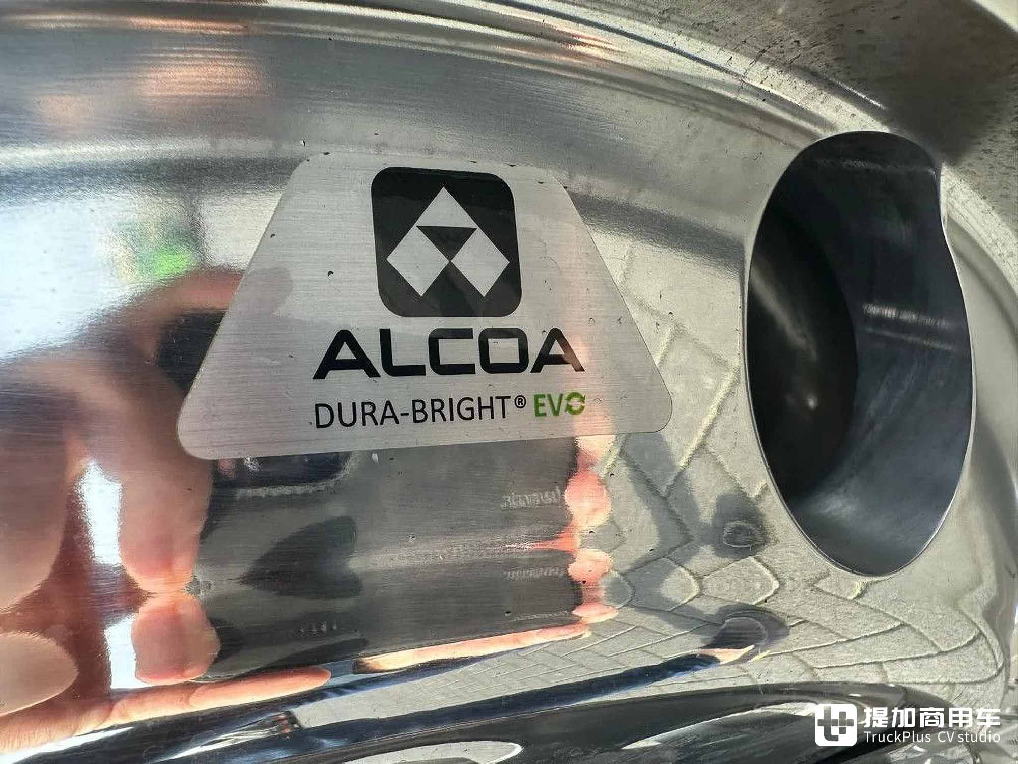 重卡房车“圣体”?双排驾驶室+6x2空悬,沃尔沃FM底盘实拍 - 第13张 - 提加商用车网 重卡房车“圣体”?双排驾驶室+6x2空悬,沃尔沃FM底盘实拍 - 第13张