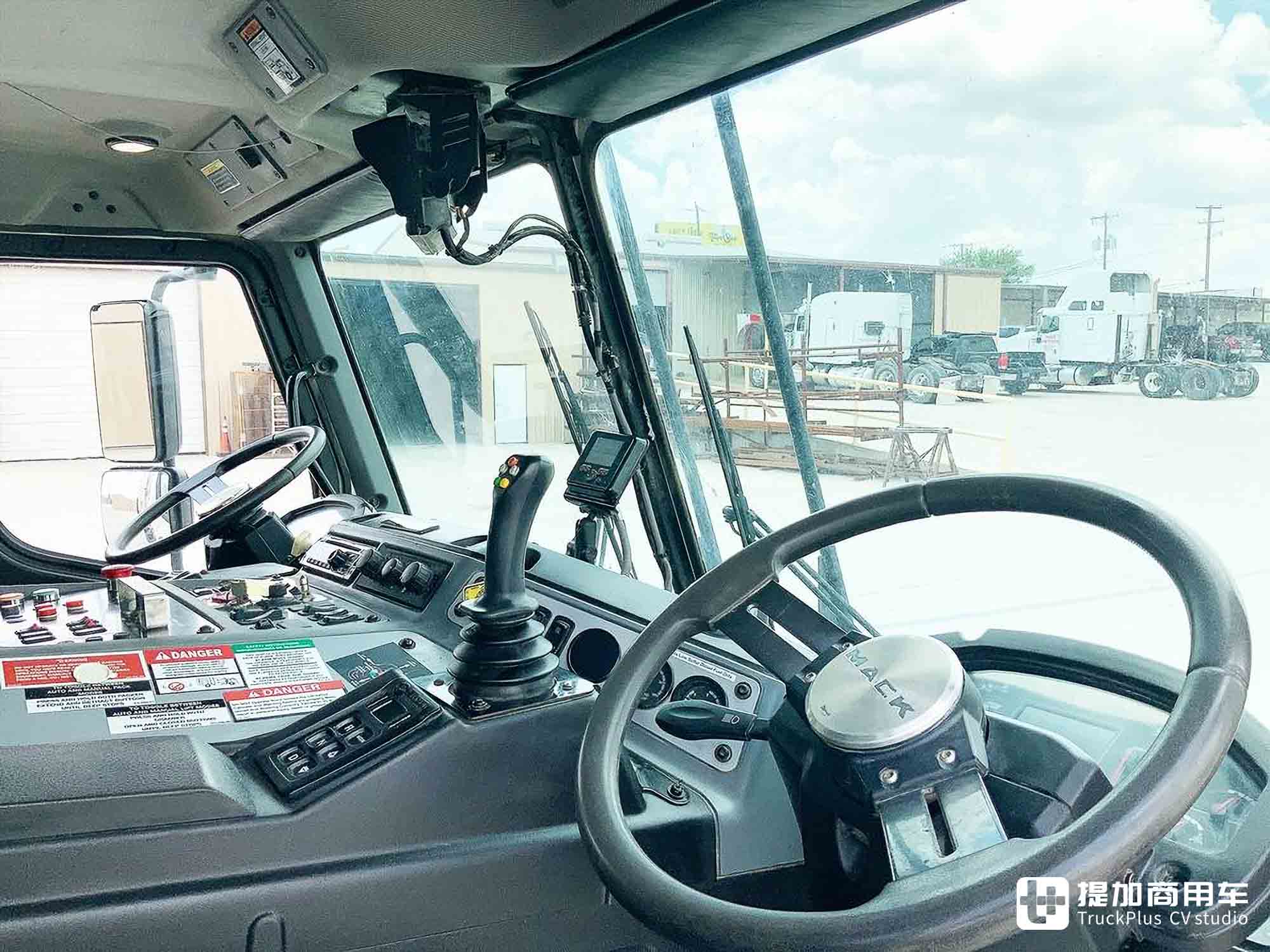 配备两套方向盘,主驾副驾都能开?带您看那些特殊的双方向盘卡车 - 第14张 - 提加商用车网 配备两套方向盘,主驾副驾都能开?带您看那些特殊的双方向盘卡车 - 第14张