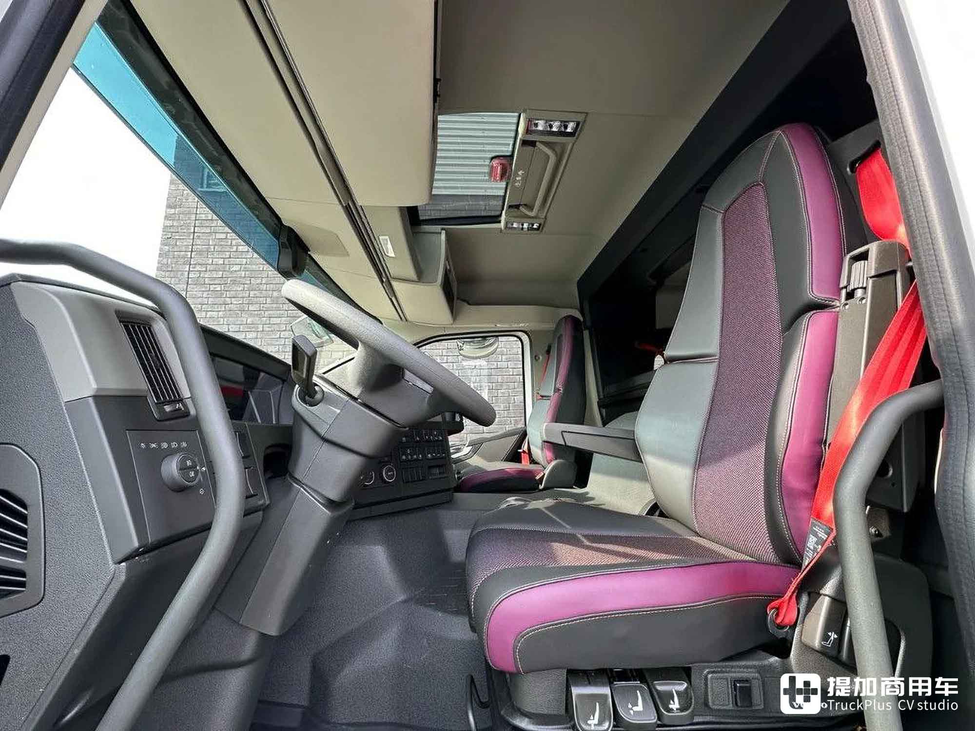 重卡房车“圣体”?双排驾驶室+6x2空悬,沃尔沃FM底盘实拍 - 第15张 - 提加商用车网 重卡房车“圣体”?双排驾驶室+6x2空悬,沃尔沃FM底盘实拍 - 第15张