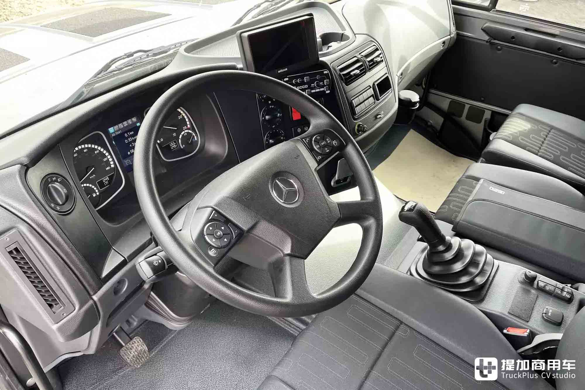 奔驰最特殊的卡车之一，长头结构越野性能强悍，带你好好看看新一代Zetros车型 - 第17张