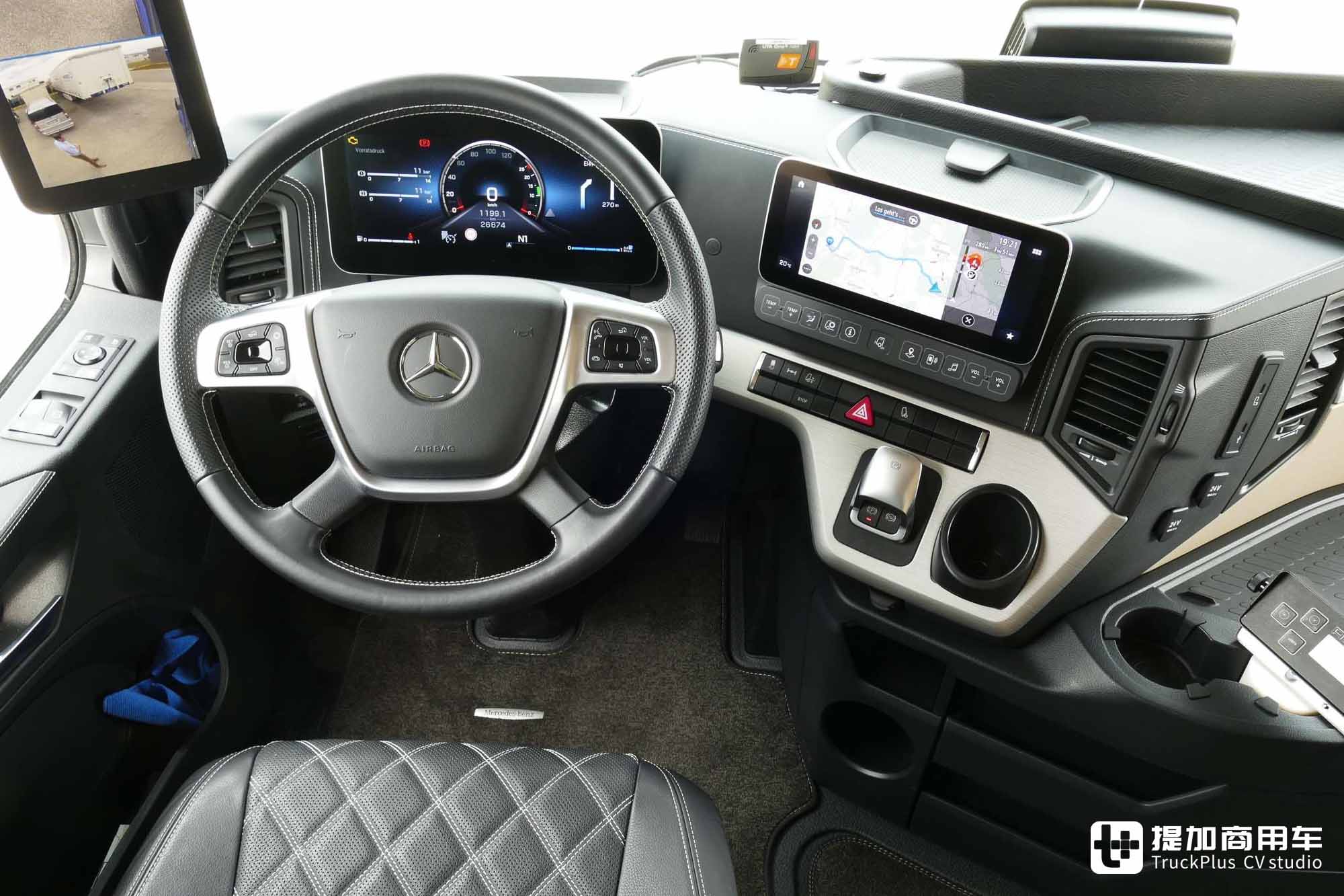 第三代OM471发动机,超人性化单人生活舱,奔驰Actros L 1848旗舰牵引车实拍 - 第17张 - 提加商用车网 第三代OM471发动机,超人性化单人生活舱,奔驰Actros L 1848旗舰牵引车实拍 - 第17张