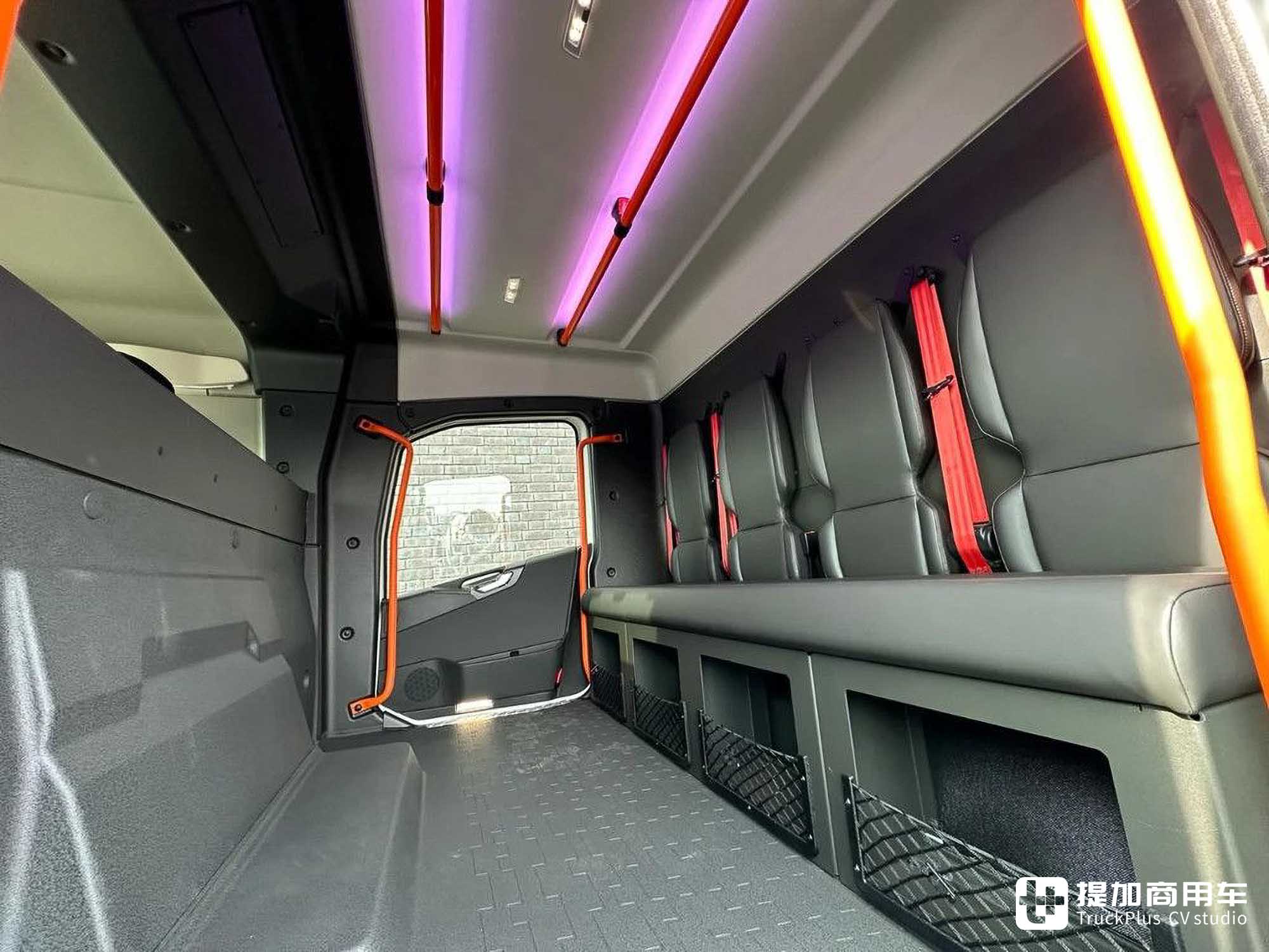 重卡房车“圣体”?双排驾驶室+6x2空悬,沃尔沃FM底盘实拍 - 第21张 - 提加商用车网 重卡房车“圣体”?双排驾驶室+6x2空悬,沃尔沃FM底盘实拍 - 第21张