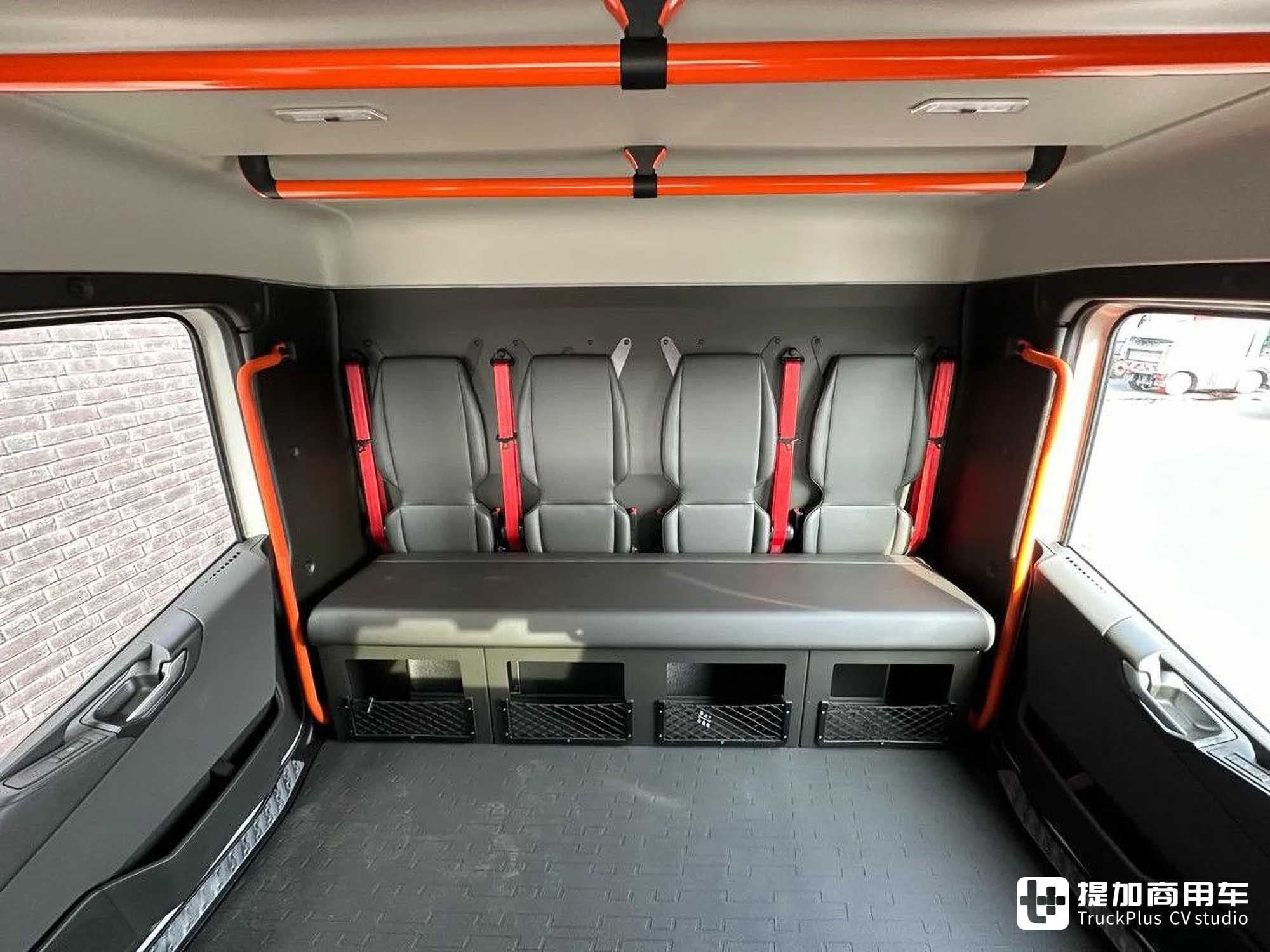 重卡房车“圣体”?双排驾驶室+6x2空悬,沃尔沃FM底盘实拍 - 第22张 - 提加商用车网 重卡房车“圣体”?双排驾驶室+6x2空悬,沃尔沃FM底盘实拍 - 第22张