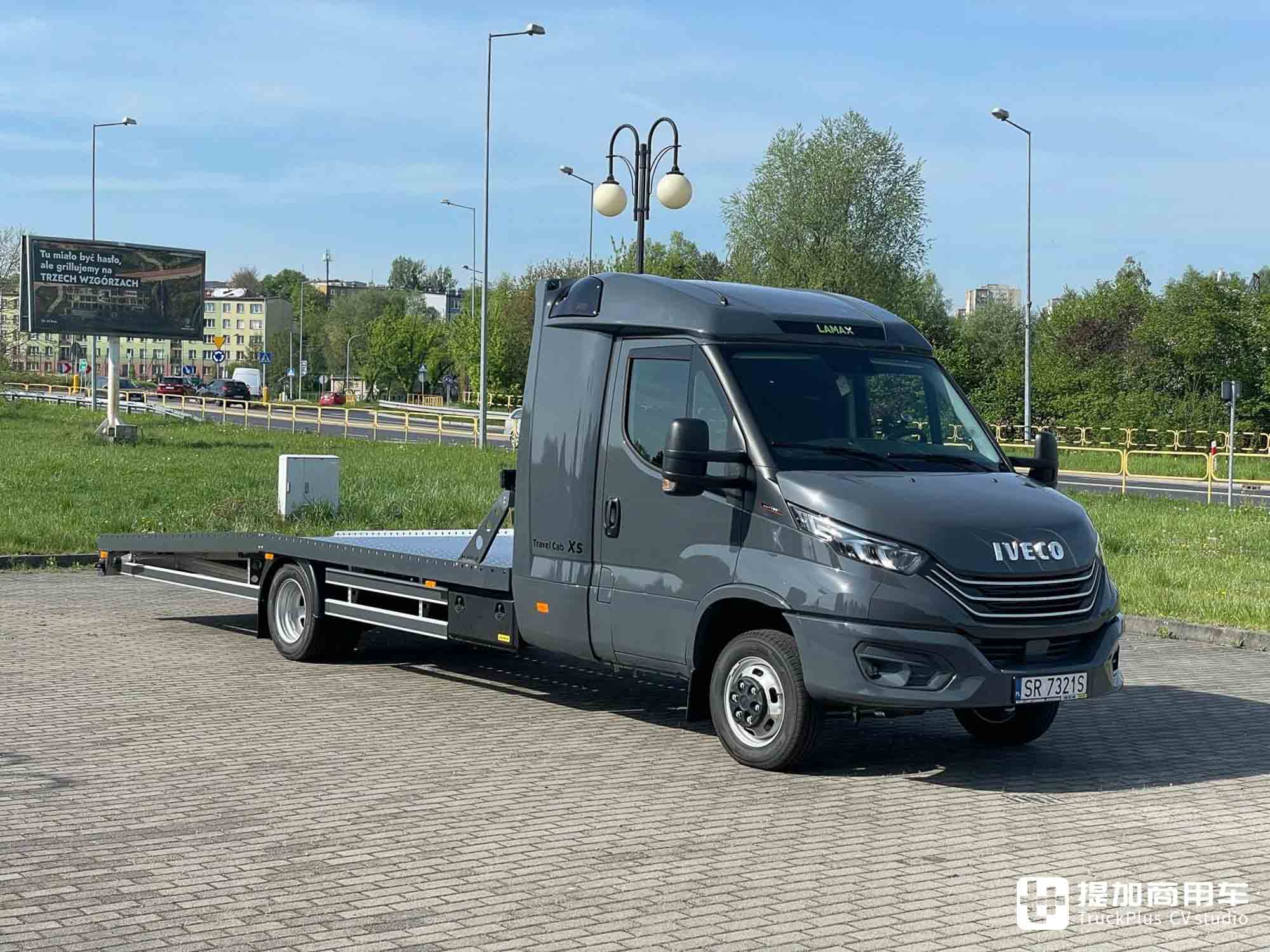 改装生活舱,能睡觉还带厨房?能跑长途的依维柯Daily平板车喜欢吗? - 第3张 - 提加商用车网 改装生活舱,能睡觉还带厨房?能跑长途的依维柯Daily平板车喜欢吗? - 第3张