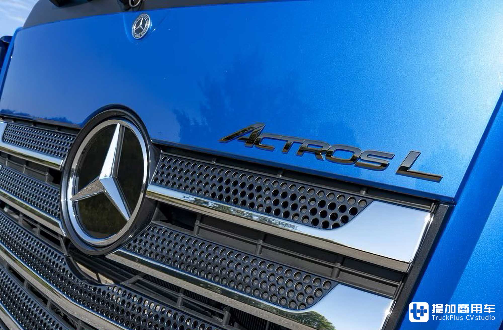 第三代OM471发动机,超人性化单人生活舱,奔驰Actros L 1848旗舰牵引车实拍 - 第4张 - 提加商用车网 第三代OM471发动机,超人性化单人生活舱,奔驰Actros L 1848旗舰牵引车实拍 - 第4张