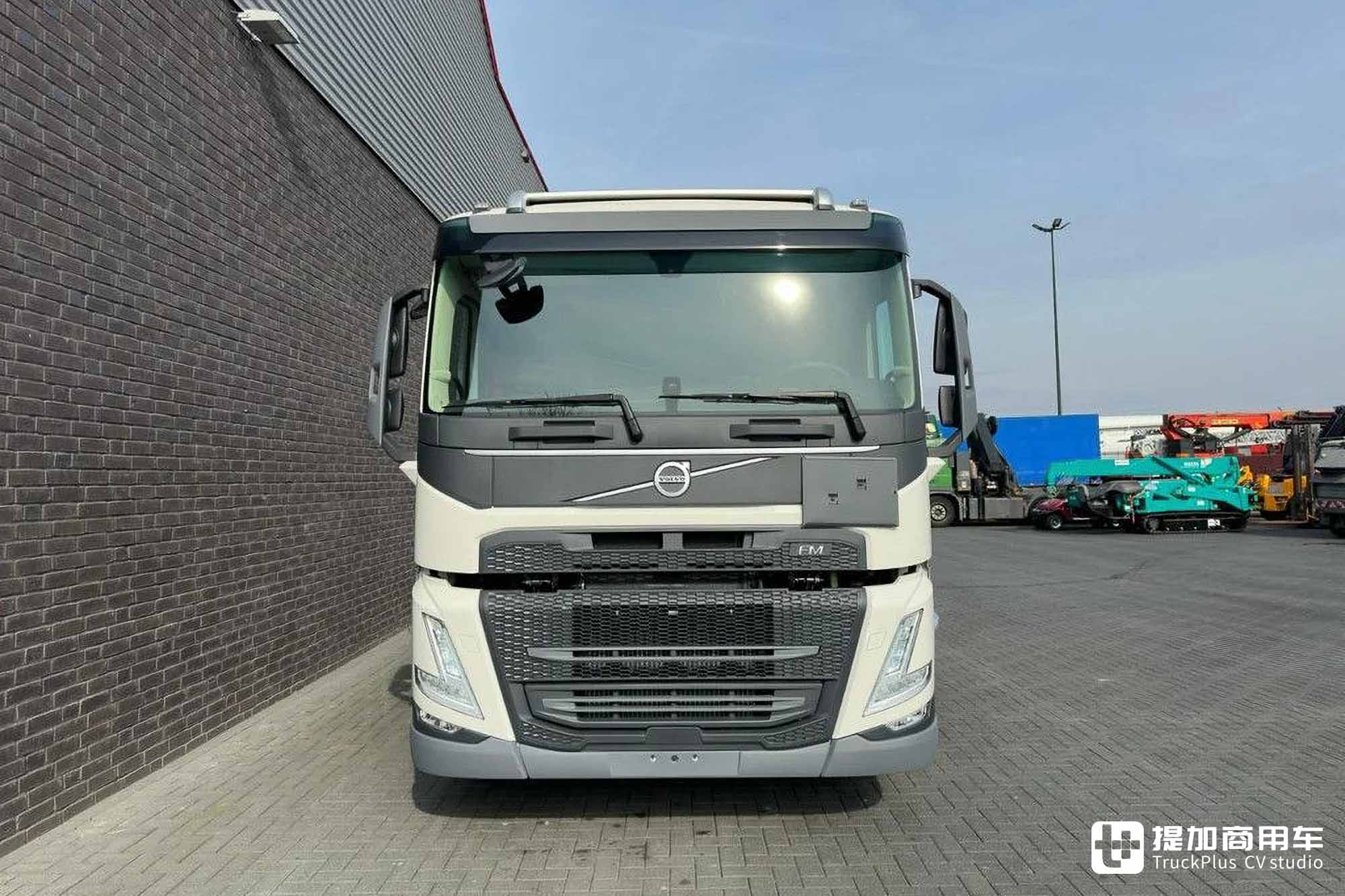 重卡房车“圣体”?双排驾驶室+6x2空悬,沃尔沃FM底盘实拍 - 第5张 - 提加商用车网 重卡房车“圣体”?双排驾驶室+6x2空悬,沃尔沃FM底盘实拍 - 第5张