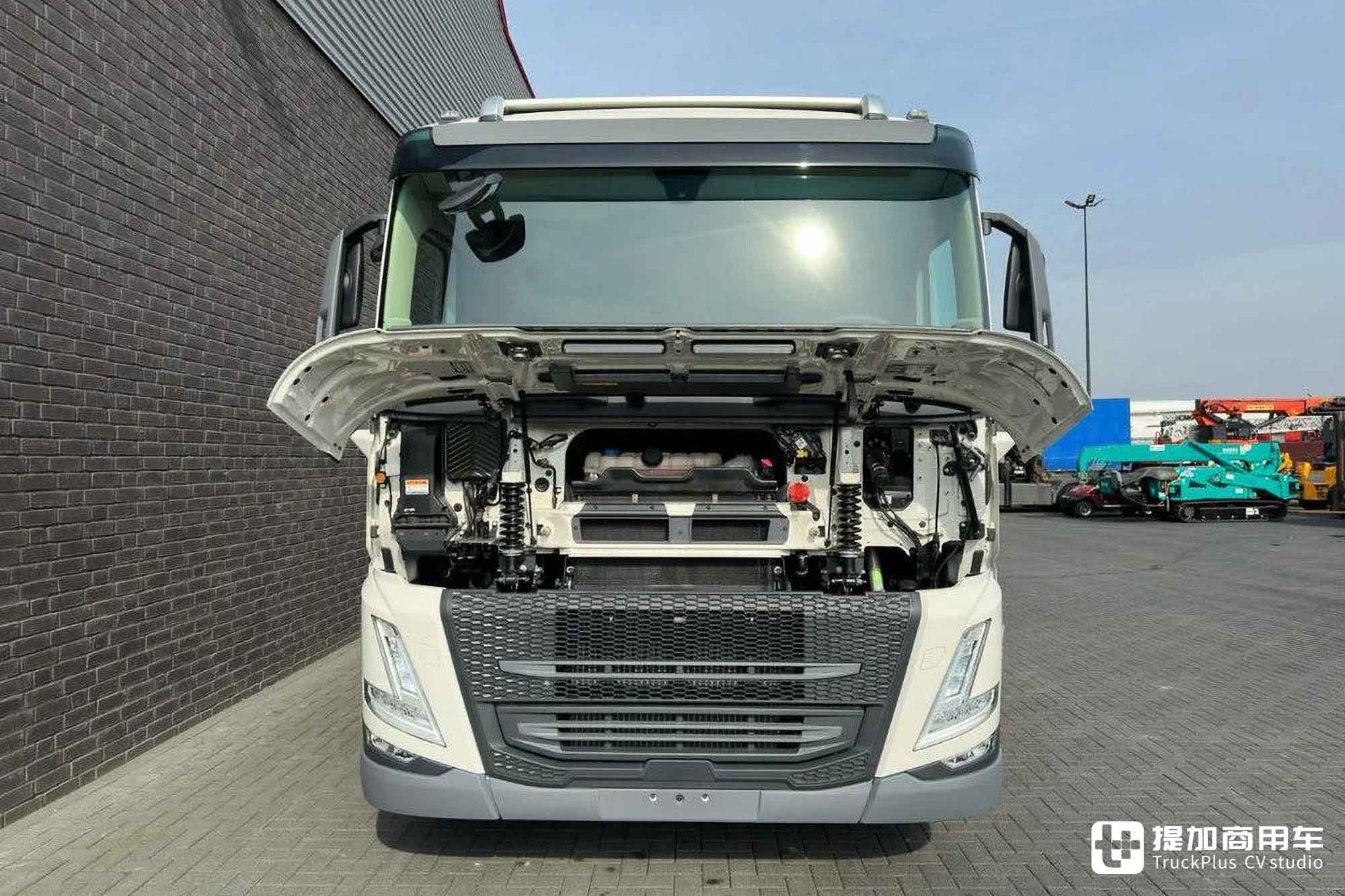 重卡房车“圣体”?双排驾驶室+6x2空悬,沃尔沃FM底盘实拍 - 第6张 - 提加商用车网 重卡房车“圣体”?双排驾驶室+6x2空悬,沃尔沃FM底盘实拍 - 第6张