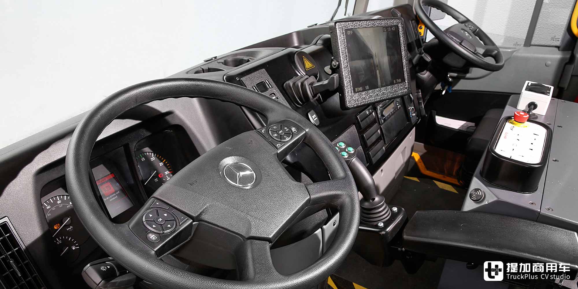 配备两套方向盘,主驾副驾都能开?带您看那些特殊的双方向盘卡车 - 第8张 - 提加商用车网 配备两套方向盘,主驾副驾都能开?带您看那些特殊的双方向盘卡车 - 第8张