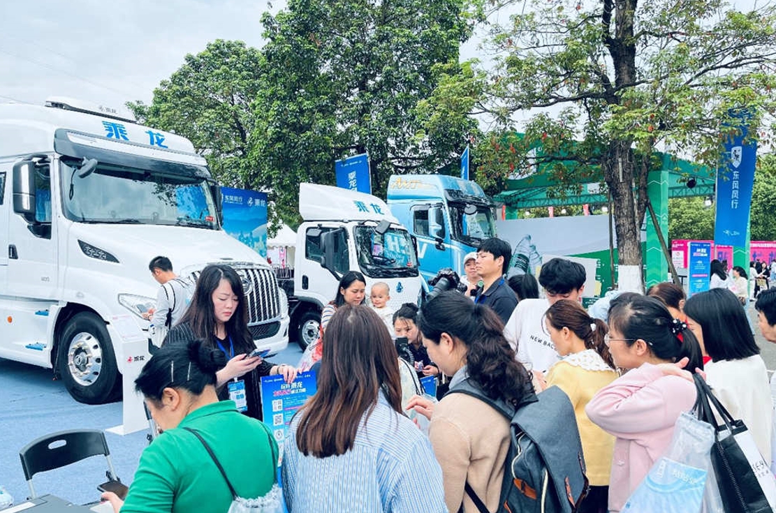 马拉松比赛里也有大卡车? 东风柳汽这次“跑出圈儿” - 第2张 - 提加商用车网 马拉松比赛里也有大卡车? 东风柳汽这次“跑出圈儿” - 第2张