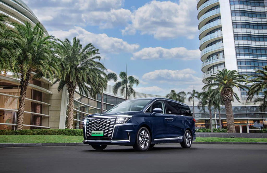 瑞风RF8与传祺E9比拼，插混MPV“尖子生”还得是TA!