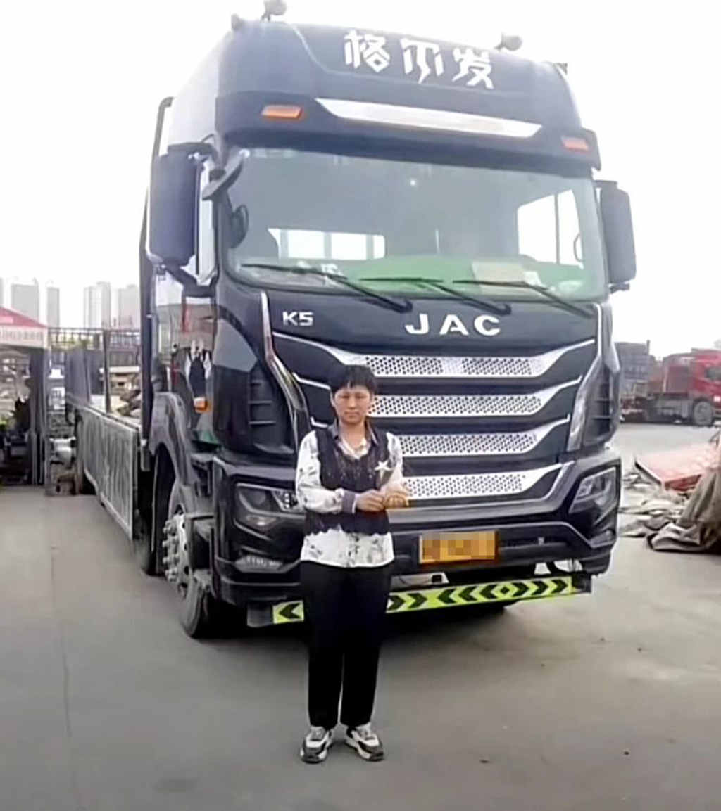 发姐驾到丨巾帼英豪推荐官翠丽姐:以坚韧与智慧书写运输故事 - 第2张 - 提加商用车网 发姐驾到丨巾帼英豪推荐官翠丽姐:以坚韧与智慧书写运输故事 - 第2张