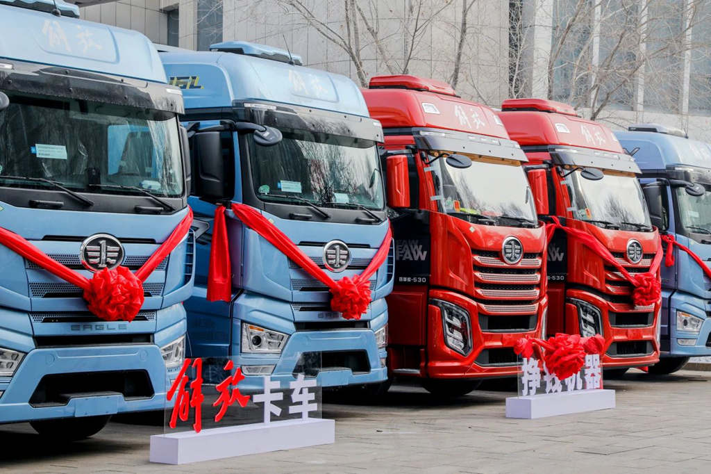 J7智能工厂2024年第10000辆整车下线 - 第2张 - 提加商用车网 J7智能工厂2024年第10000辆整车下线 - 第2张