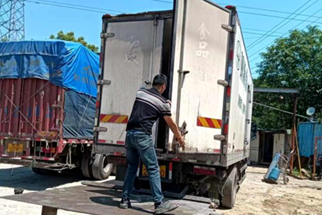 物产中国 百万同行│安徽广德王师傅:下广州跑江浙,鸡鸭肉运输百万公里无大修,帅铃确实选对了 - 第3张 - 提加商用车网 物产中国 百万同行│安徽广德王师傅:下广州跑江浙,鸡鸭肉运输百万公里无大修,帅铃确实选对了 - 第3张