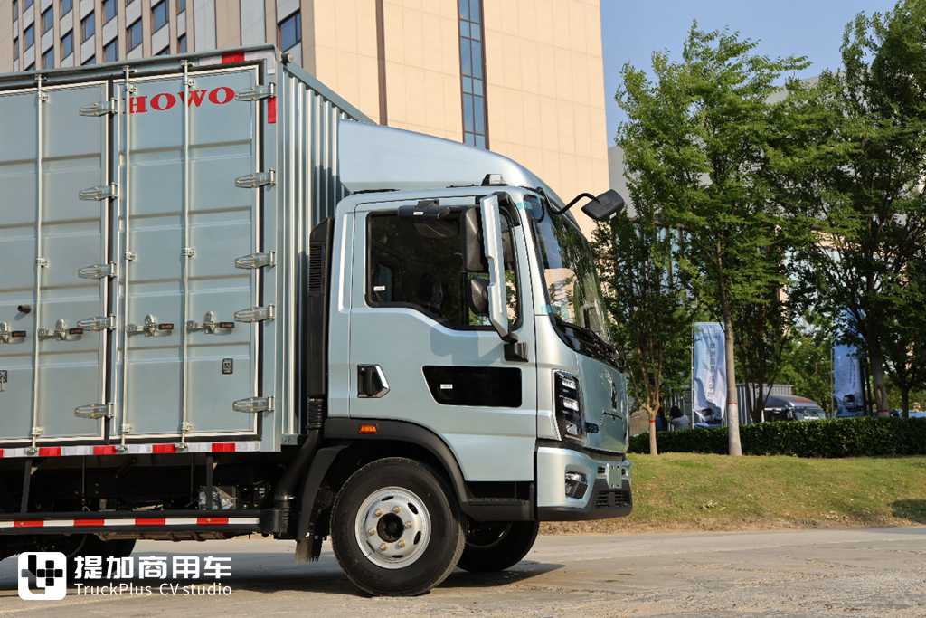 国产高端轻卡新标杆?拒绝配置同质化,重汽全新推出的豪沃统帅Pro轻卡实拍 - 第4张 - 提加商用车网 国产高端轻卡新标杆?拒绝配置同质化,重汽全新推出的豪沃统帅Pro轻卡实拍 - 第4张