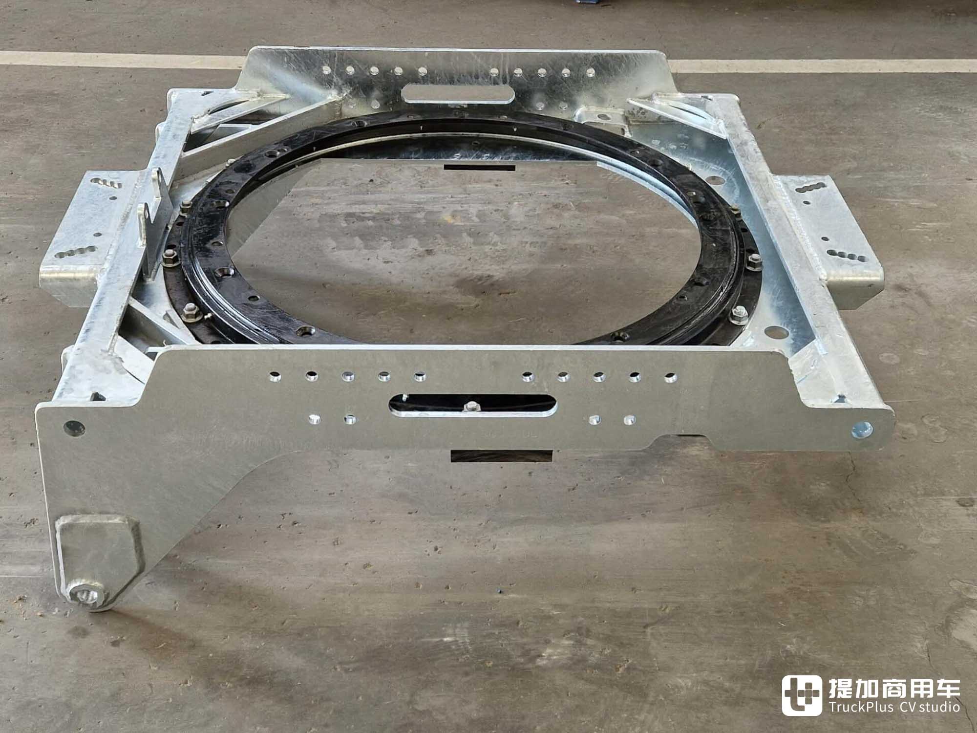 后桥双胎转向+驱动,全车空悬加持,斯堪尼亚460 P工程车底盘速览 - 第6张 - 提加商用车网 后桥双胎转向+驱动,全车空悬加持,斯堪尼亚460 P工程车底盘速览 - 第6张