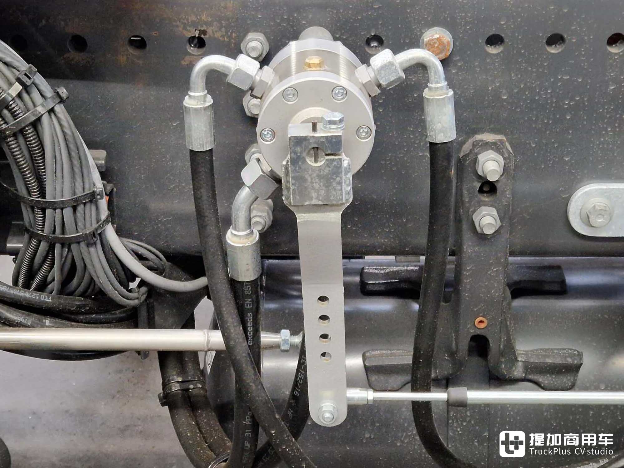 后桥双胎转向+驱动,全车空悬加持,斯堪尼亚460 P工程车底盘速览 - 第12张 - 提加商用车网 后桥双胎转向+驱动,全车空悬加持,斯堪尼亚460 P工程车底盘速览 - 第12张