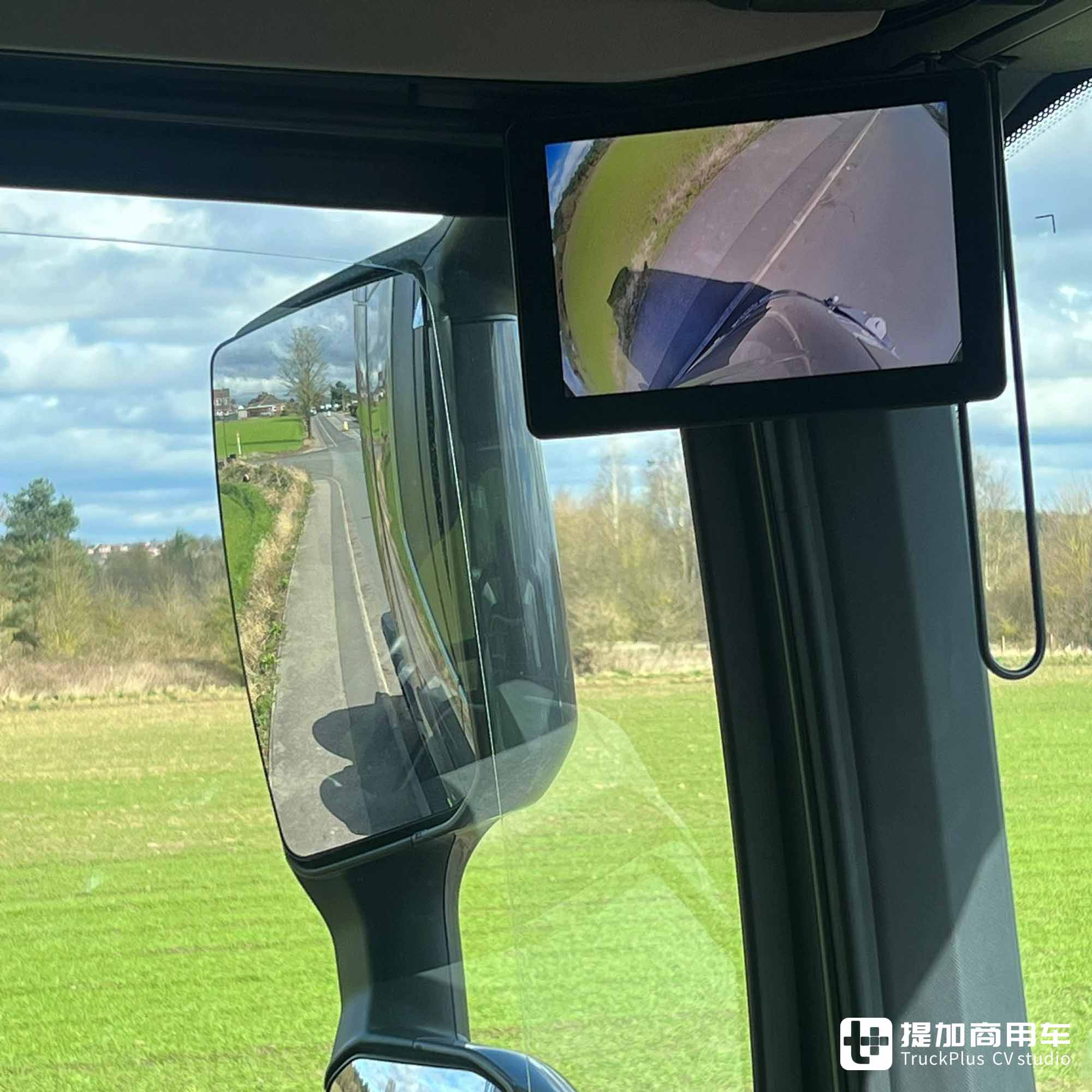 战斗力150吨,配智能内饰+电动卧铺,达夫XG 8x4大件牵引车实拍 - 第12张 - 提加商用车网 战斗力150吨,配智能内饰+电动卧铺,达夫XG 8x4大件牵引车实拍 - 第12张