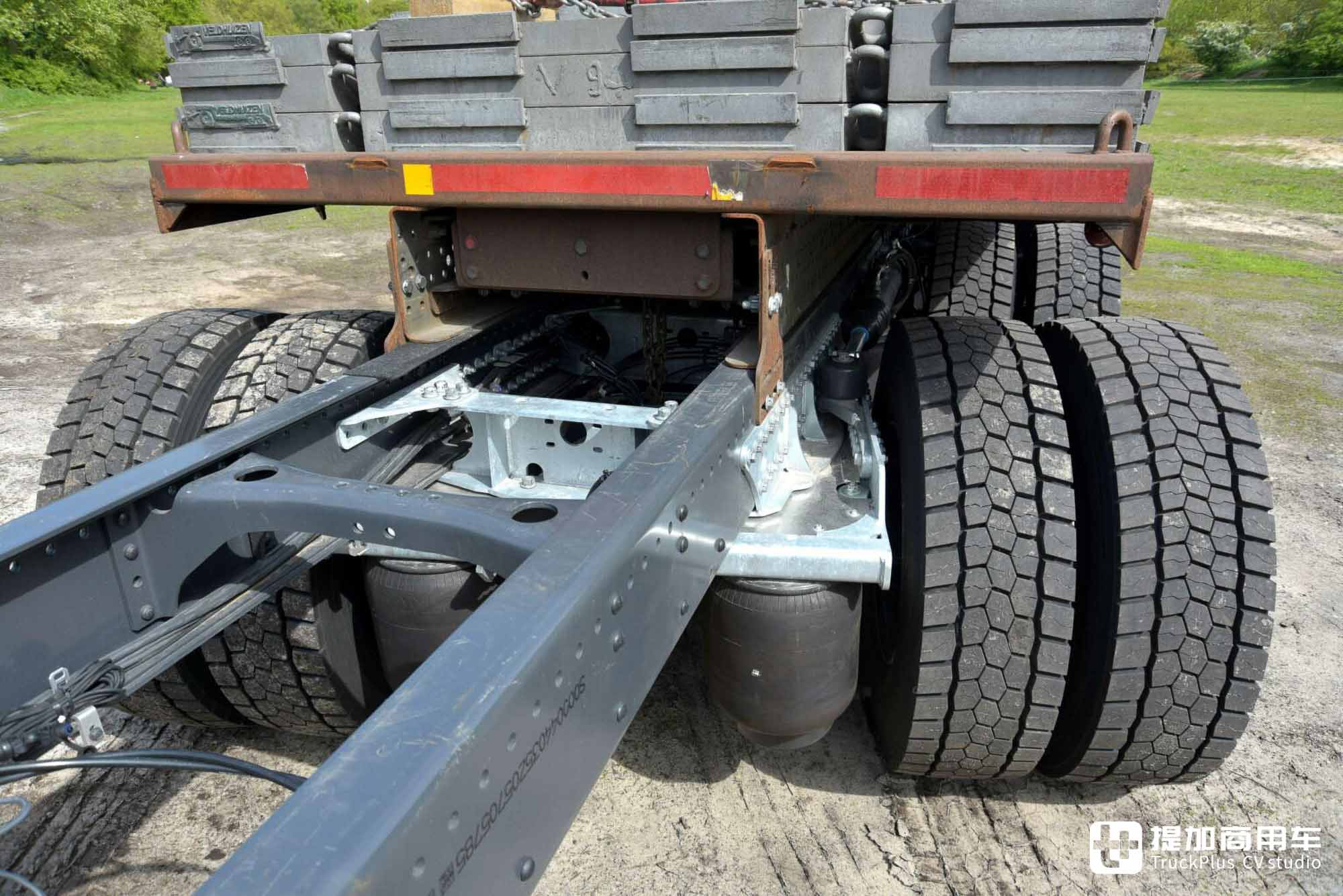 后桥双胎转向+驱动,全车空悬加持,斯堪尼亚460 P工程车底盘速览 - 第16张 - 提加商用车网 后桥双胎转向+驱动,全车空悬加持,斯堪尼亚460 P工程车底盘速览 - 第16张