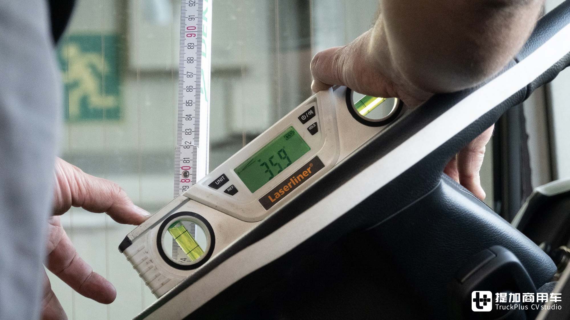 最安全的豪华巴士之一?走进奔驰Tourrider碰撞测试现场,带你看到底安全几何! - 第16张 - 提加商用车网 最安全的豪华巴士之一?走进奔驰Tourrider碰撞测试现场,带你看到底安全几何! - 第16张