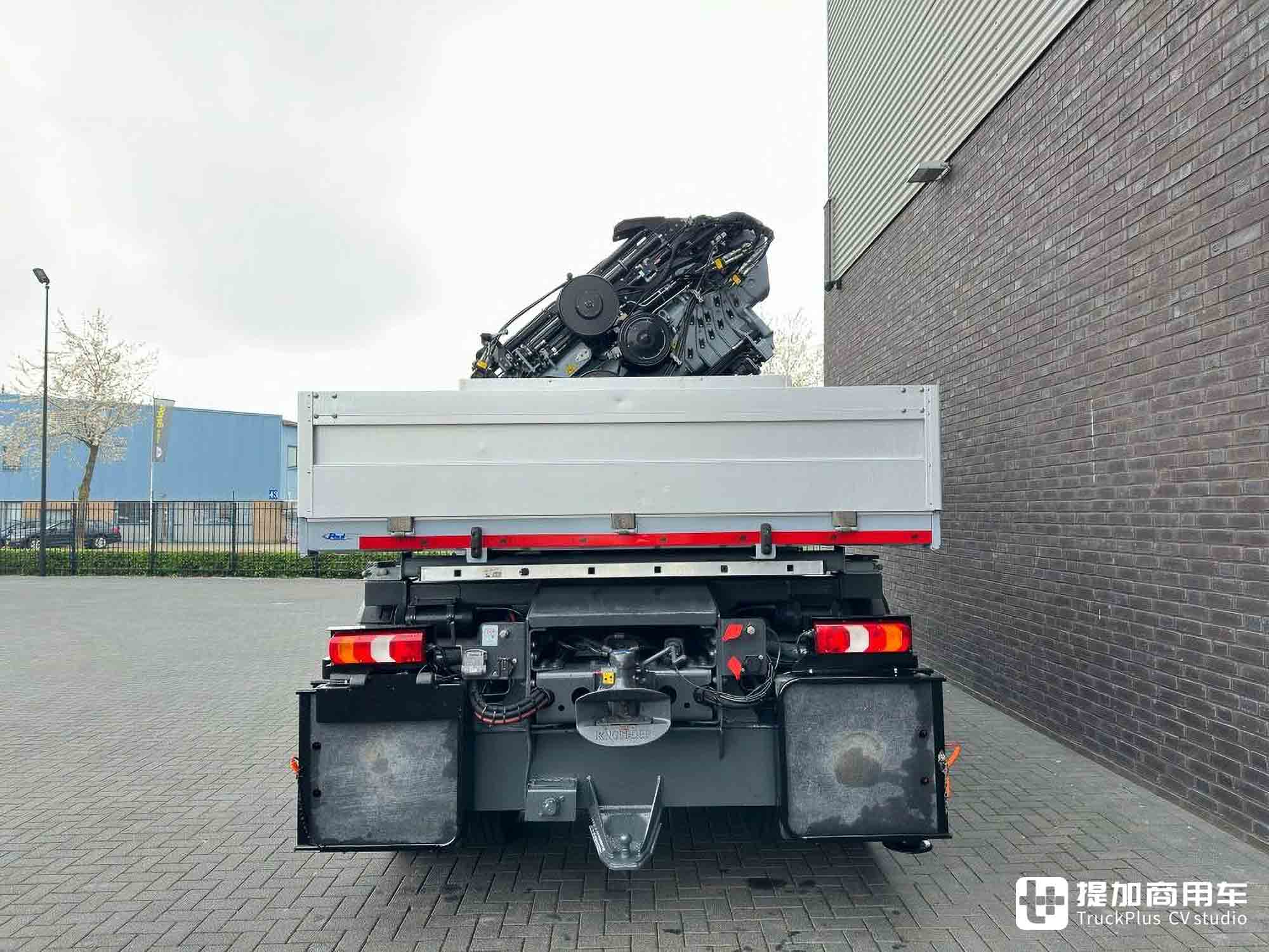 6x6全驱单腿驴,配随车吊为野外工程而生,这台奔驰Arocs不一般 - 第18张 - 提加商用车网 6x6全驱单腿驴,配随车吊为野外工程而生,这台奔驰Arocs不一般 - 第18张