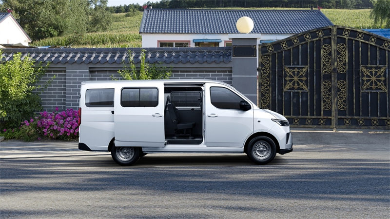 满足多样化创富需求，五菱扬光客车版正式上市！ - 第2张