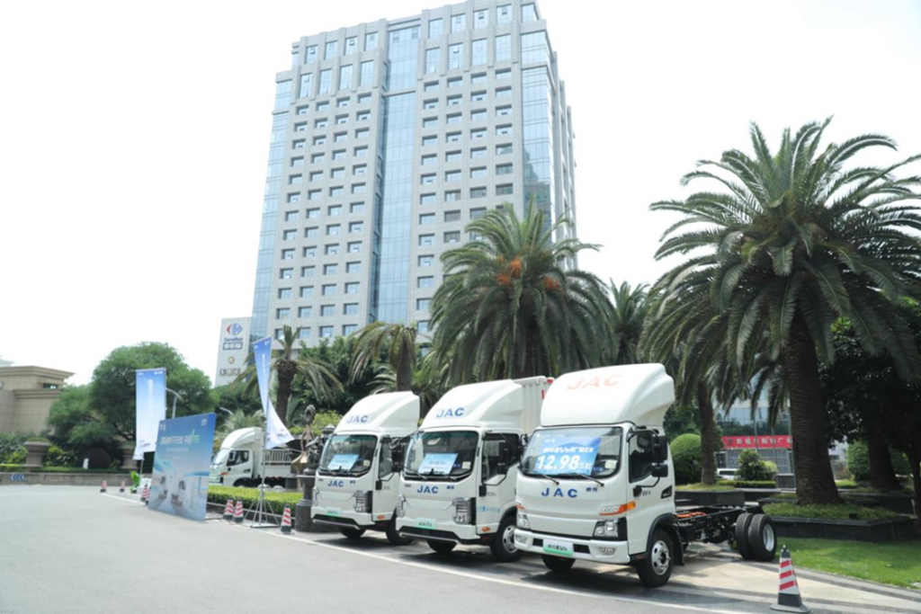 江淮1卡帅铃EV5成都上市!以“威武”之姿,助力城配物流平稳“油换电” - 第4张 - 提加商用车网 江淮1卡帅铃EV5成都上市!以“威武”之姿,助力城配物流平稳“油换电” - 第4张