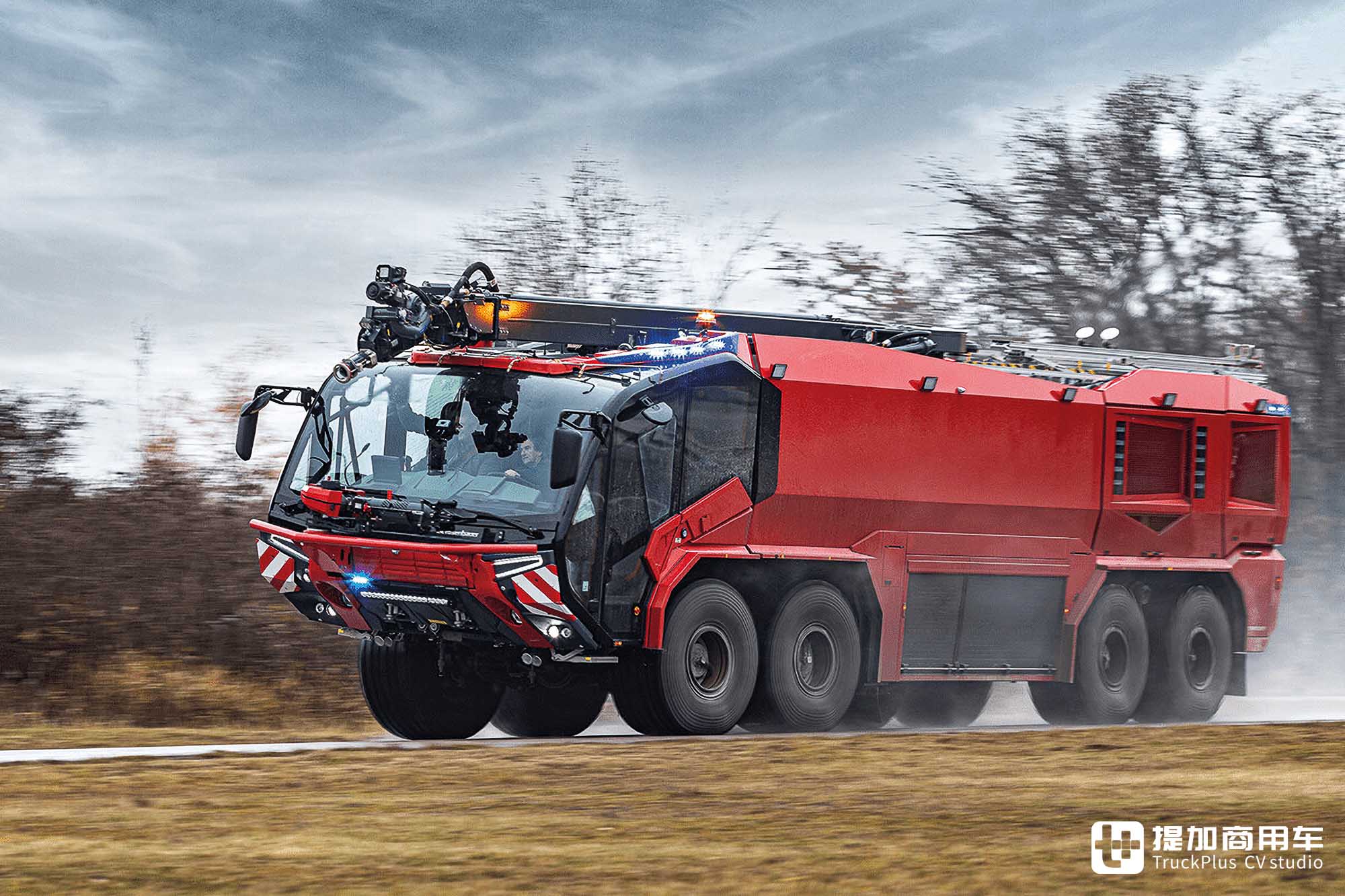 后置750匹发动机+AT变速箱，带你看卢森宝亚美洲豹6x6机场消防车的超强底盘