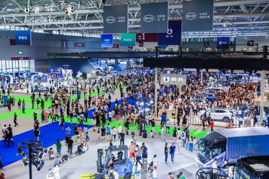 畅享科技,未来可期!比亚迪商用车亮相2024粤港澳大湾区车展 - 第1张 - 提加商用车网 畅享科技,未来可期!比亚迪商用车亮相2024粤港澳大湾区车展 - 第1张