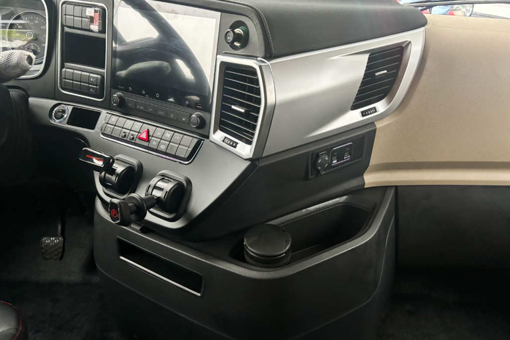 江淮跨越V5:专业危化品运输车的首选之作 - 第5张 - 提加商用车网 江淮跨越V5:专业危化品运输车的首选之作 - 第5张