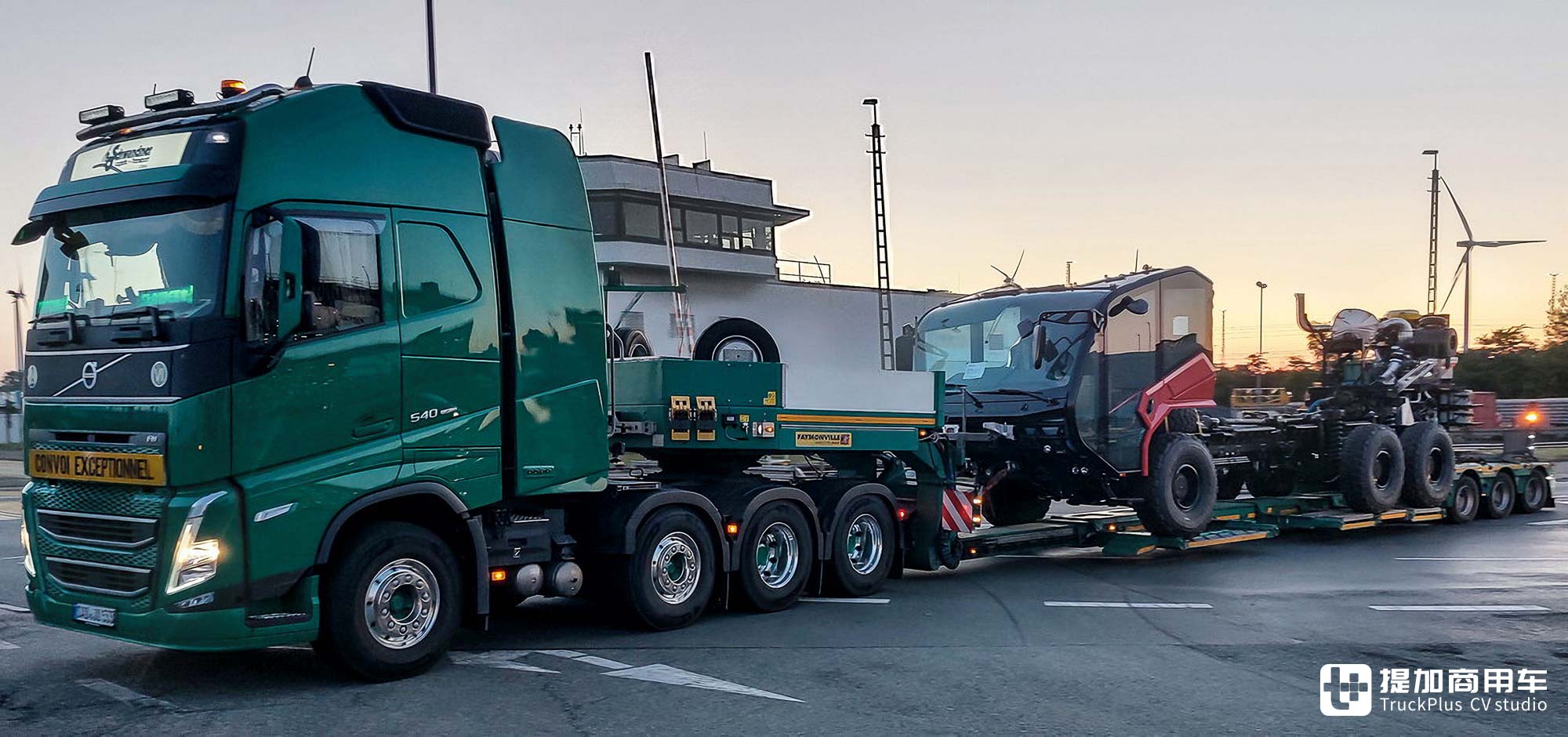 后置750匹发动机+AT变速箱,带你看卢森宝亚美洲豹6x6机场消防车的超强底盘 - 第1张 - 提加商用车网 后置750匹发动机+AT变速箱,带你看卢森宝亚美洲豹6x6机场消防车的超强底盘 - 第1张