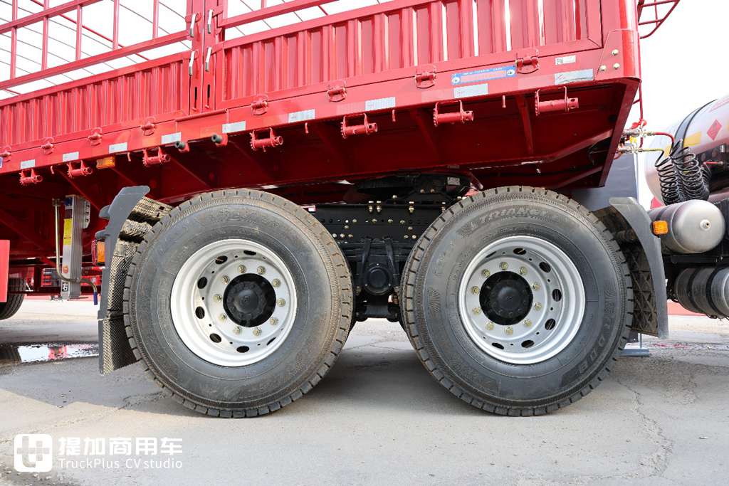 独领煤运头挂一体新价值:陕汽X5000+中集星链2B仓栅半挂车 - 第11张 - 提加商用车网 独领煤运头挂一体新价值:陕汽X5000+中集星链2B仓栅半挂车 - 第11张